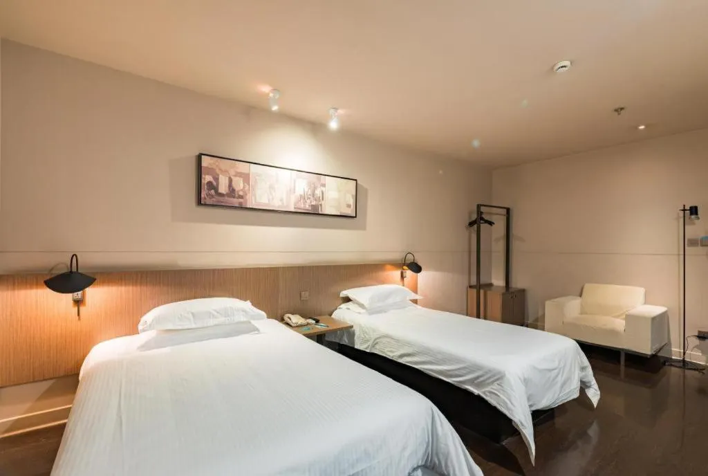 Bed in Jinjiang Inn Select Shanghai Nanjing Road Pedestrian Street