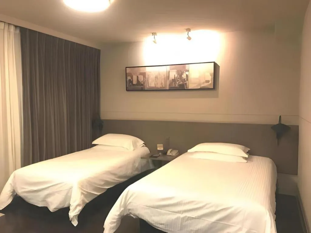 Bed in Jinjiang Inn Select Shanghai Nanjing Road Pedestrian Street