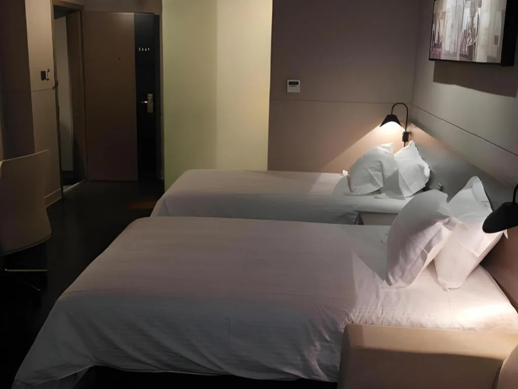 Bed in Jinjiang Inn Select Shanghai Nanjing Road Pedestrian Street