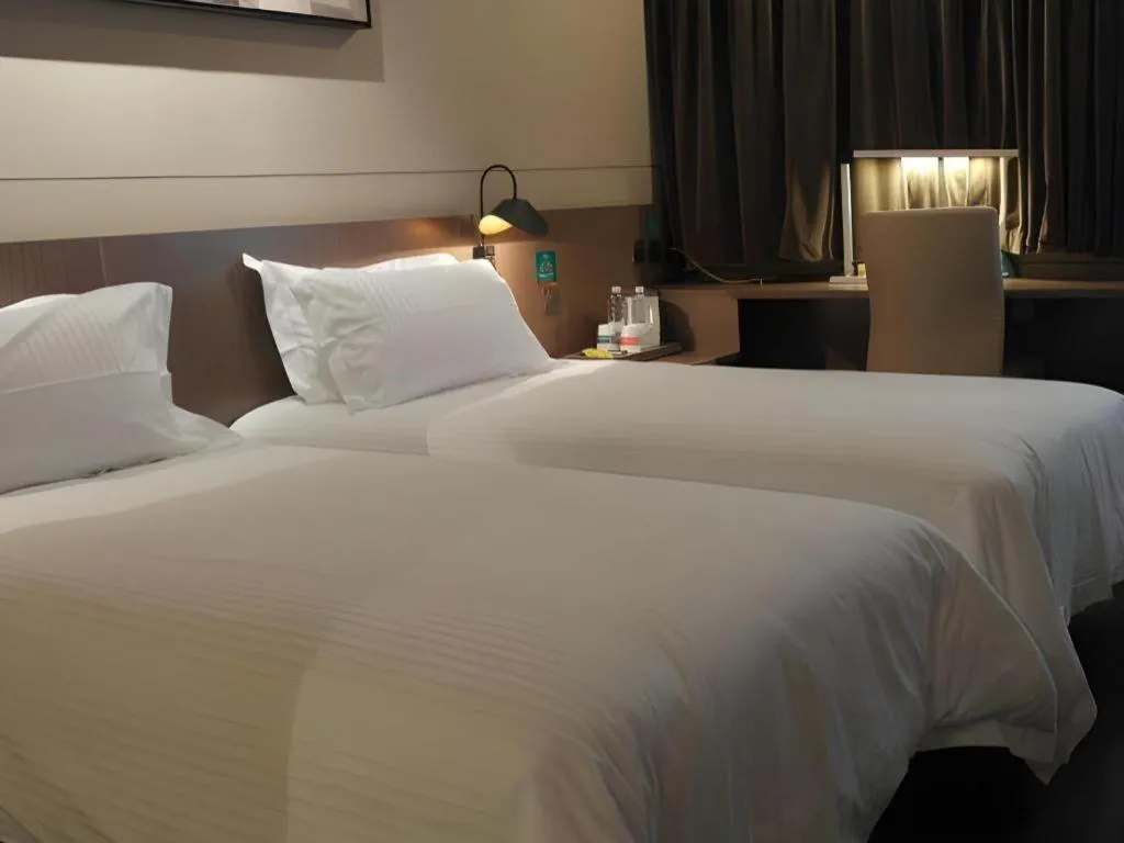 Bed in Jinjiang Inn Select Shanghai Nanjing Road Pedestrian Street