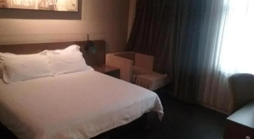 Bed in Jinjiang Inn Select Shanghai Nanjing Road Pedestrian Street
