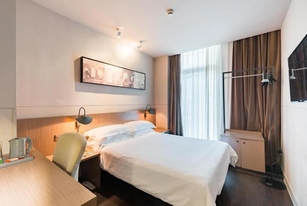Bed in Jinjiang Inn Select Shanghai Nanjing Road Pedestrian Street