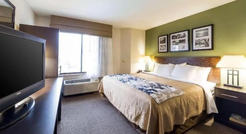 Bed in Sleep Inn Airport Phoenix