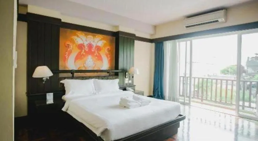 Bed in Sarita Chalet and Spa Hotel