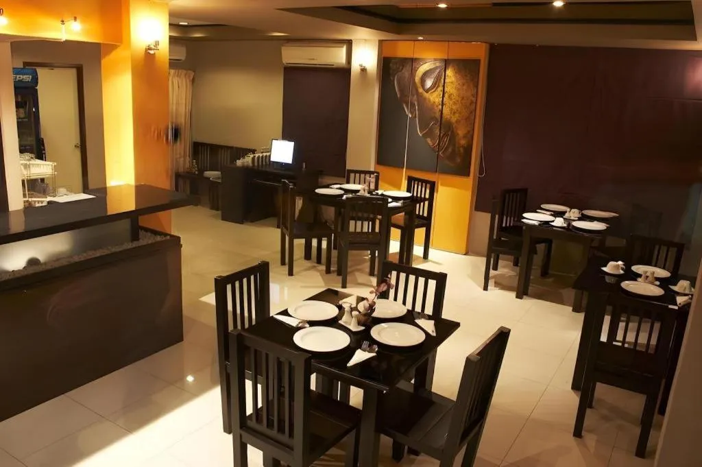 Grand Pinnacle Hotel