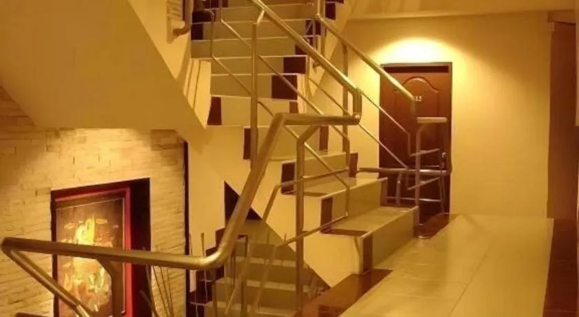 Grand Pinnacle Hotel