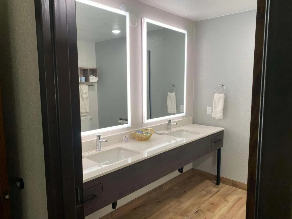 Best Western Lake Lucille Inn