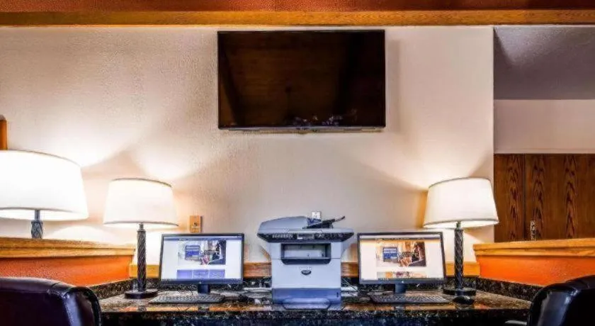 Best Western Lake Lucille Inn