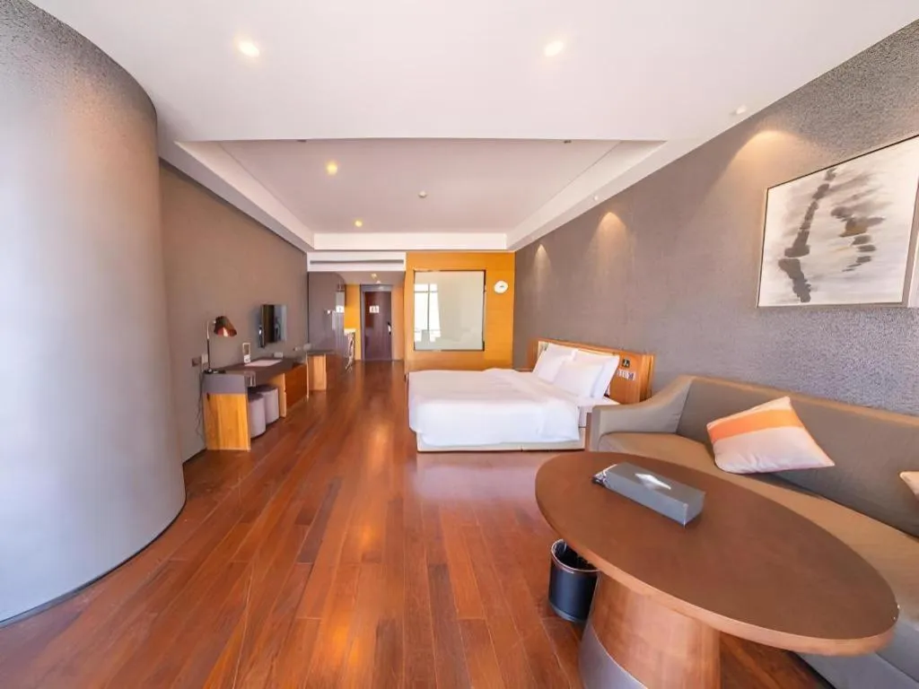 Grand Madison Qingdao Harbour-view Central（Former Qingdao Farglory Hotel）