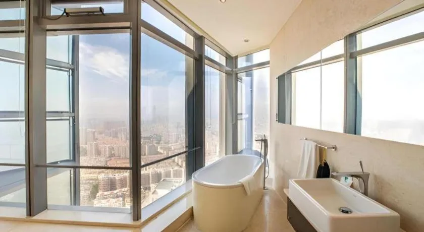 Grand Madison Qingdao Harbour-view Central（Former Qingdao Farglory Hotel）