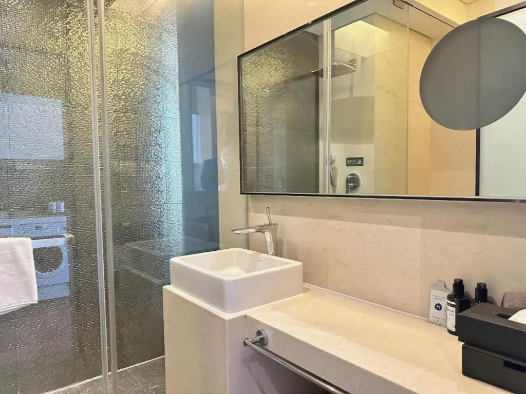 Grand Madison Qingdao Harbour-view Central（Former Qingdao Farglory Hotel）