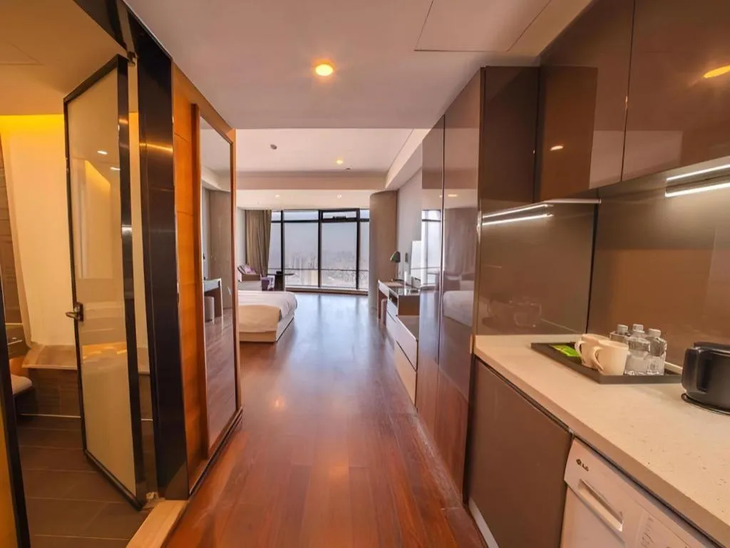 Grand Madison Qingdao Harbour-view Central（Former Qingdao Farglory Hotel）