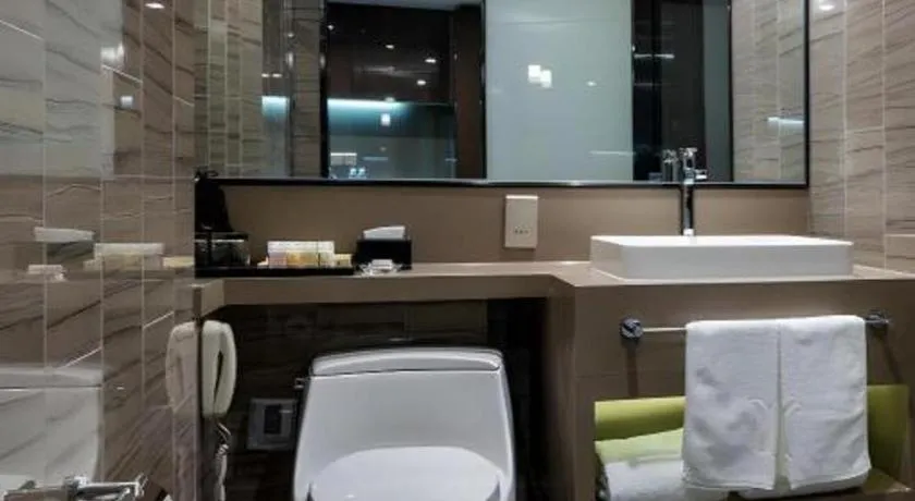 Grand Madison Qingdao Harbour-view Central（Former Qingdao Farglory Hotel）