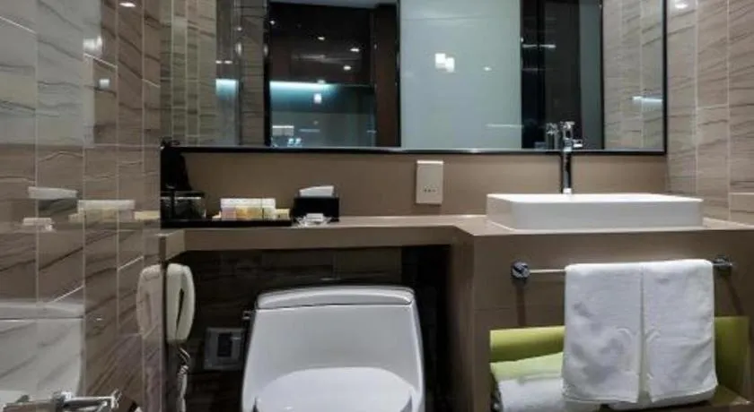 Grand Madison Qingdao Harbour-view Central（Former Qingdao Farglory Hotel）