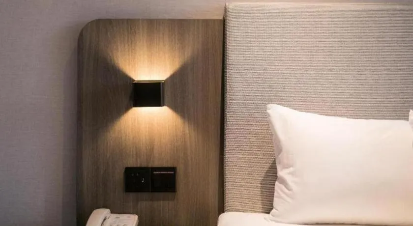 Hanting Hotel Shanghai Zhongshan Park Metro Station