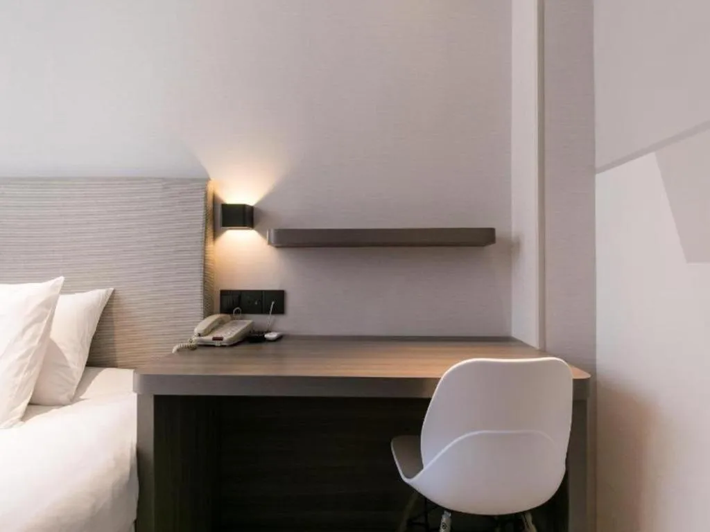 Hanting Hotel Shanghai Zhongshan Park Metro Station