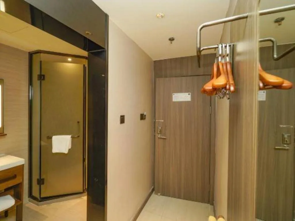 Hanting Hotel Hangzhou Central Wulin Square Metro Station