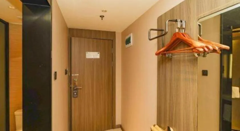 Hanting Hotel Hangzhou Central Wulin Square Metro Station