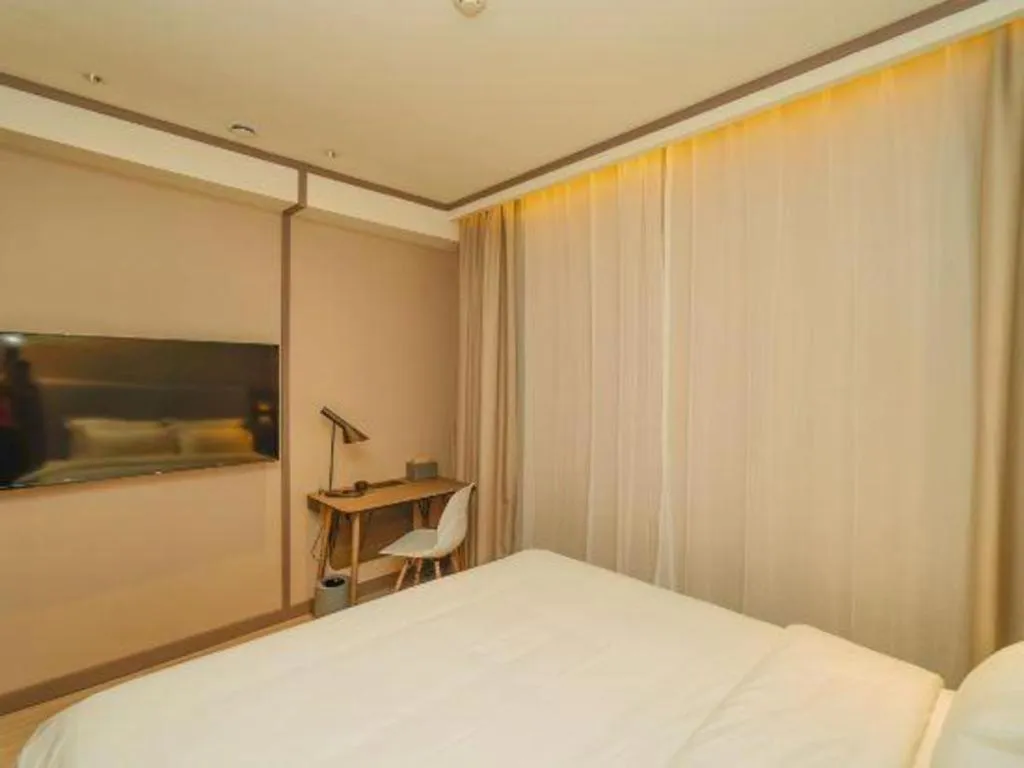 Hanting Hotel Hangzhou Central Wulin Square Metro Station