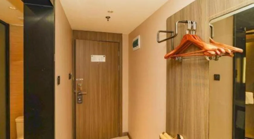 Hanting Hotel Hangzhou Central Wulin Square Metro Station