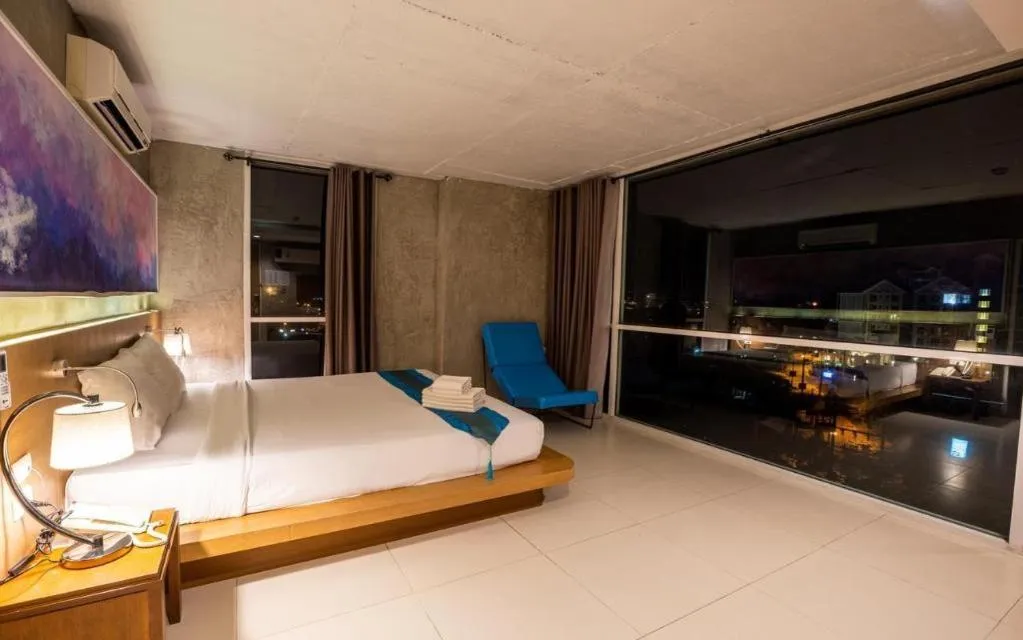 B2 Sea View Pattaya Boutique & Budget Hotel