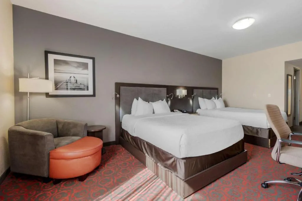 Bed in Best Western Plus Eastgate Inn & Suites