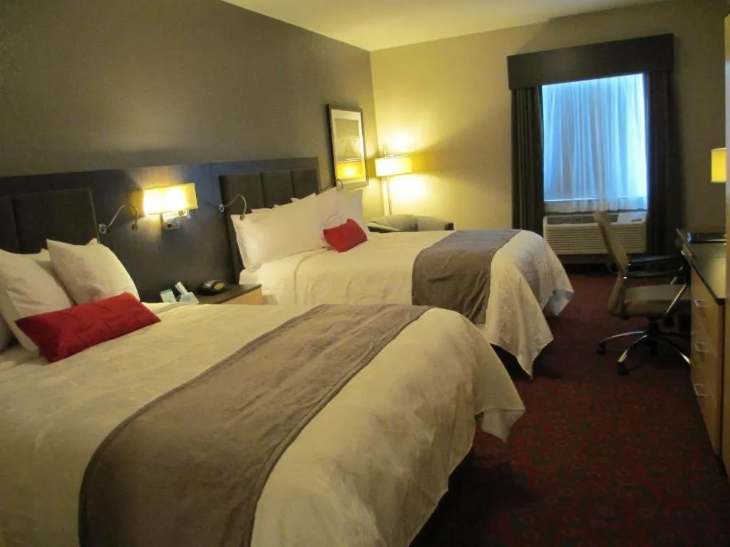 Bed in Best Western Plus Eastgate Inn & Suites