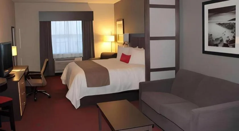 Bed in Best Western Plus Eastgate Inn & Suites