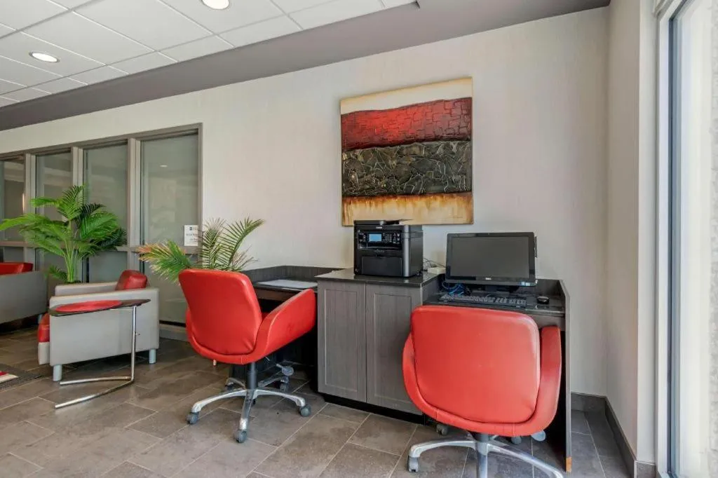 Best Western Plus Eastgate Inn & Suites