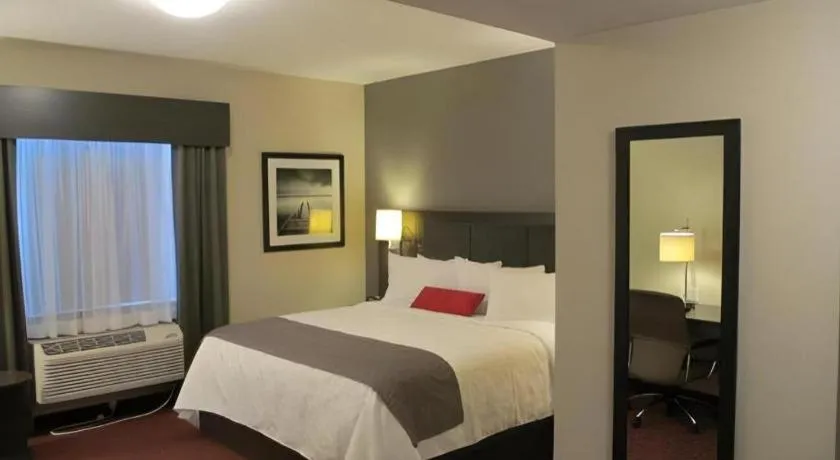 Bed in Best Western Plus Eastgate Inn & Suites
