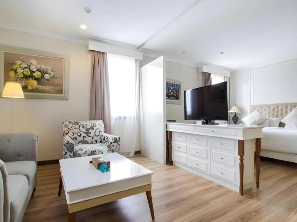 Bed in Horison Aziza Solo