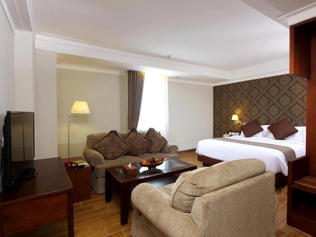 Bed in Horison Aziza Solo