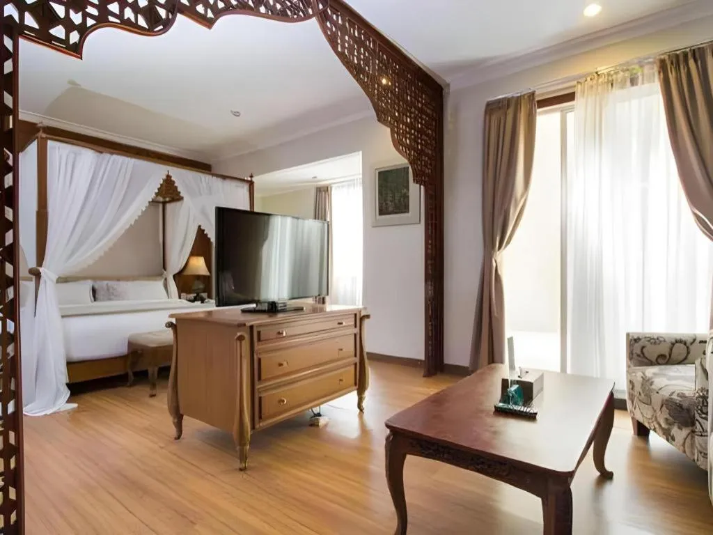 Bed in Horison Aziza Solo