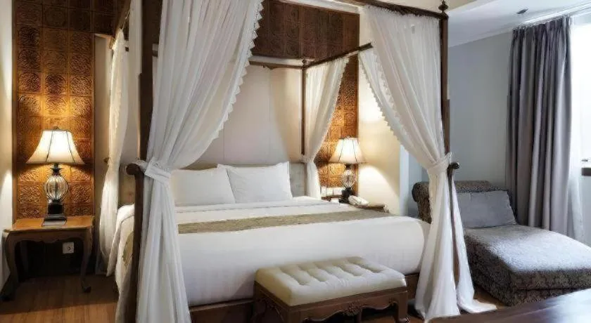 Bed in Horison Aziza Solo