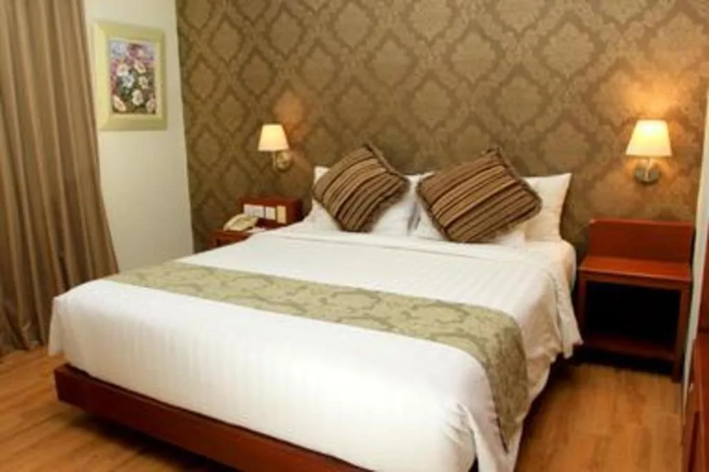 Bed in Horison Aziza Solo