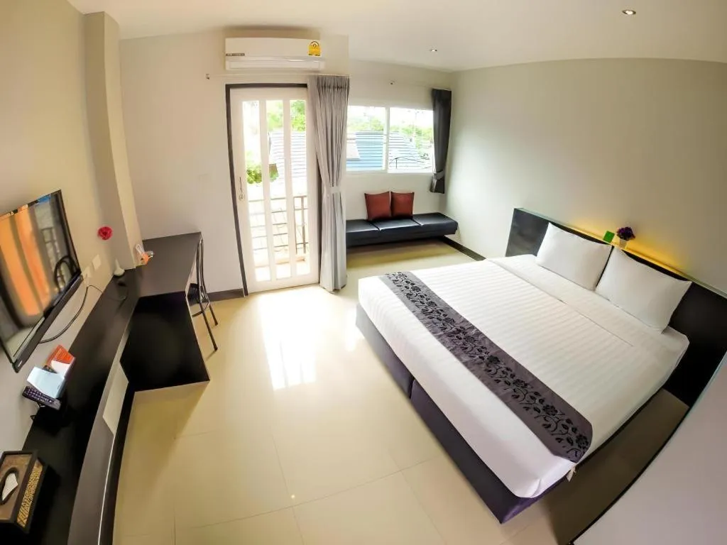 Bed in My Place Phuket Airport Mansion