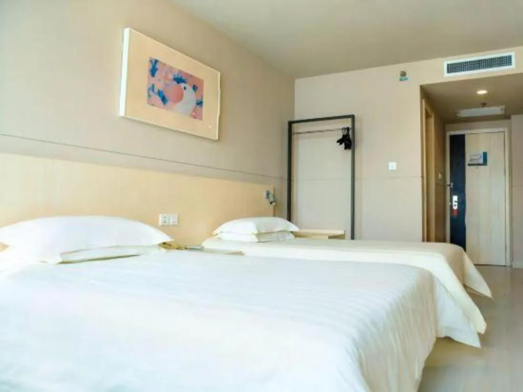 Bed in Jinjiang Inn Weihai Liugong Island Scenic Spot Shopping Market