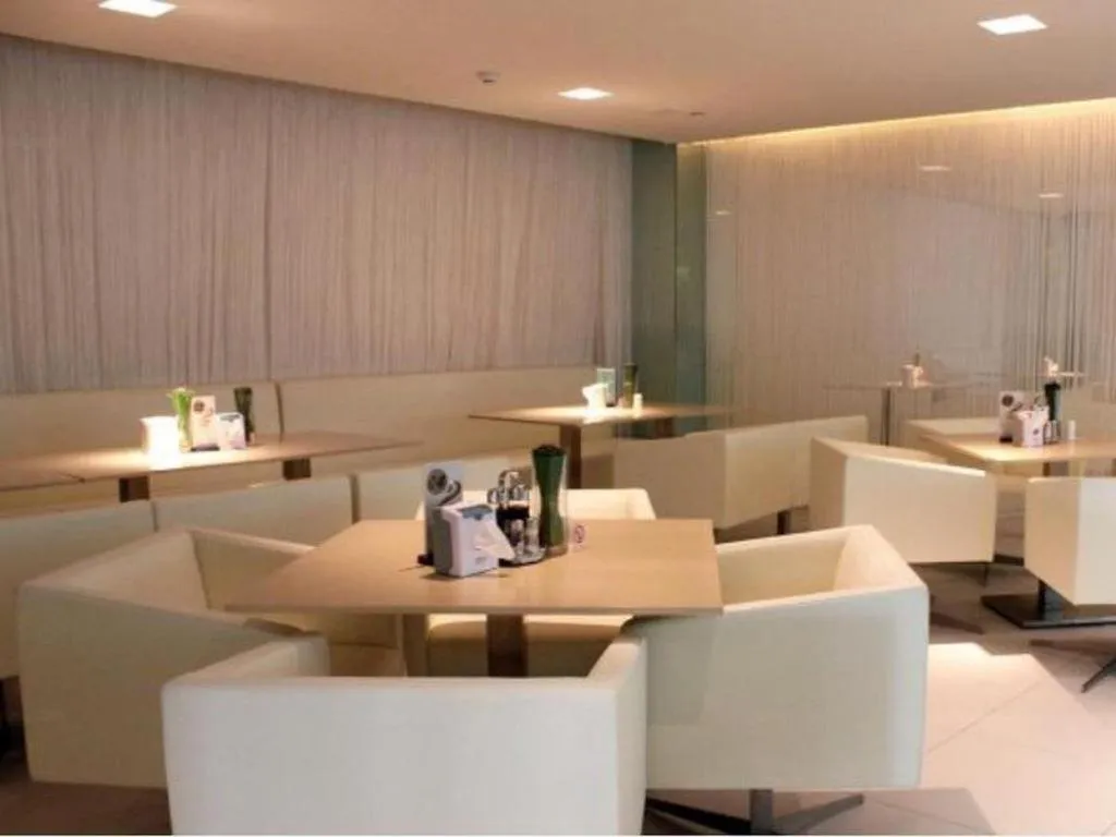 Jinjiang Inn Weihai Liugong Island Scenic Spot Shopping Market