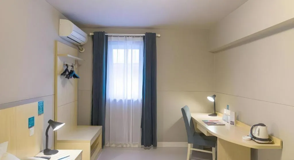 Jinjiang Inn Weihai Liugong Island Scenic Spot Shopping Market