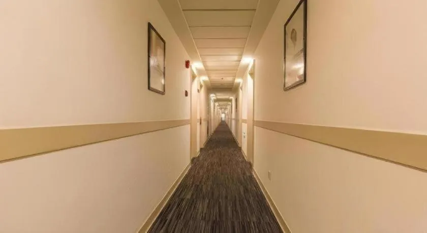 Jinjiang Inn Weihai Liugong Island Scenic Spot Shopping Market