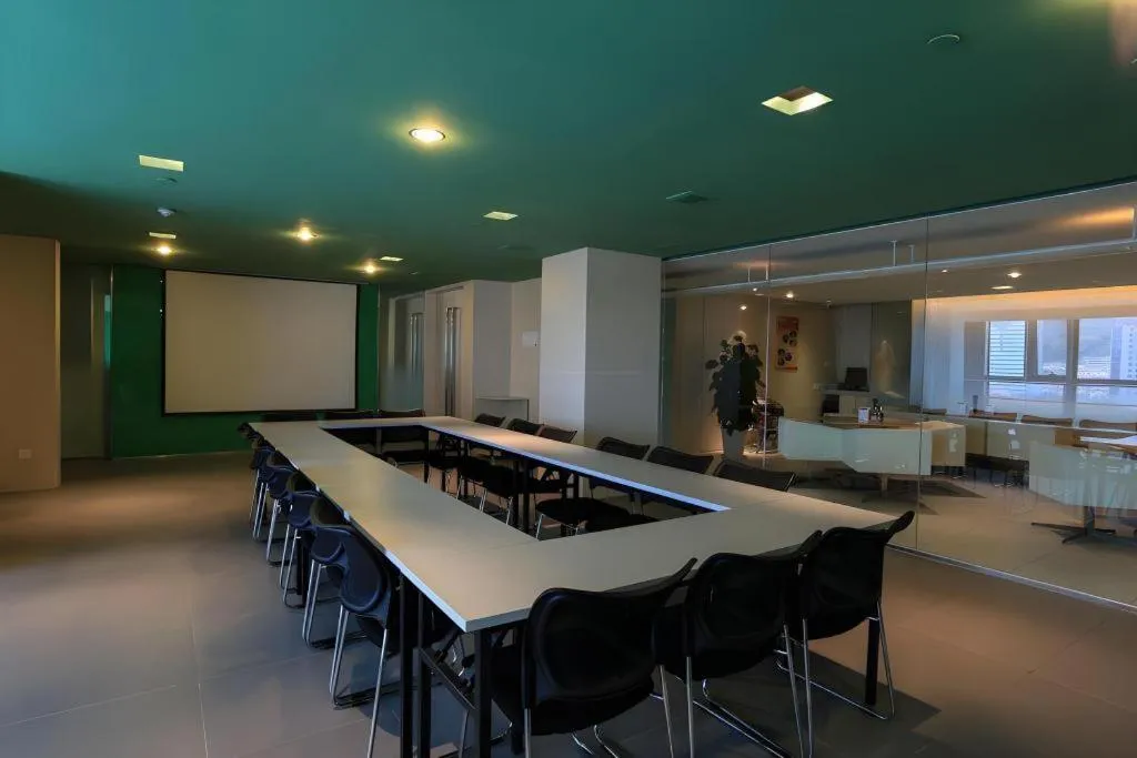 Jinjiang Inn Weihai Liugong Island Scenic Spot Shopping Market