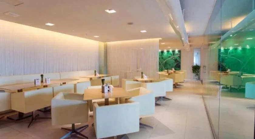 Jinjiang Inn Weihai Liugong Island Scenic Spot Shopping Market