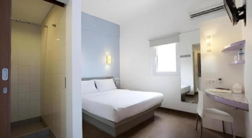 Bed in Amaris Hotel Pakuan Bogor