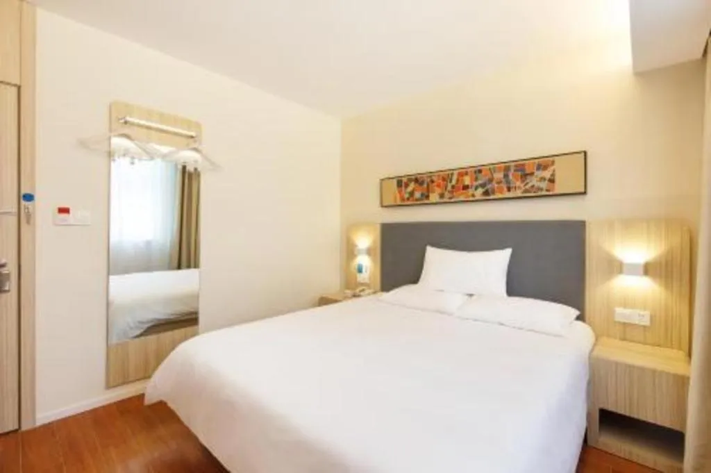 Bed in Hanting Hotel Hangzhou West Lake Longjing Road