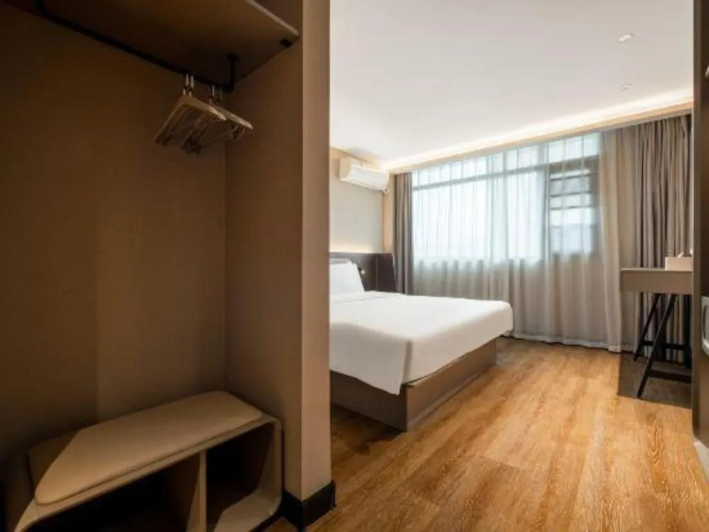 Hanting Hotel Chongqing Nanping Wanda Metro Station