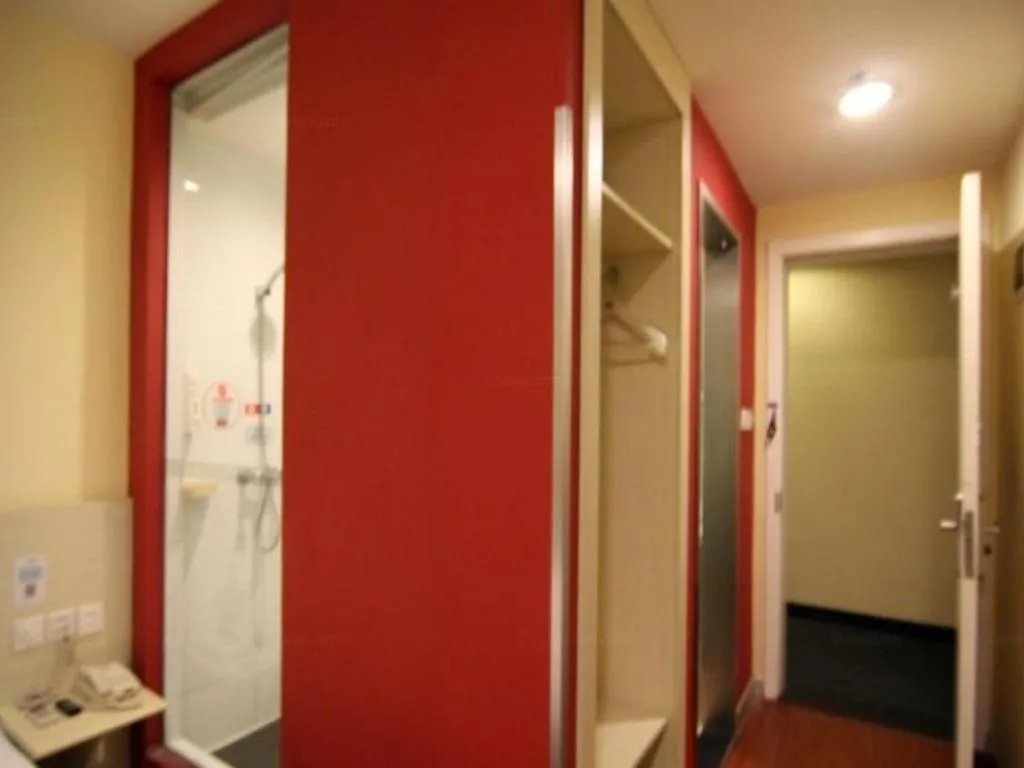 Hanting Hotel Chongqing Nanping Wanda Metro Station