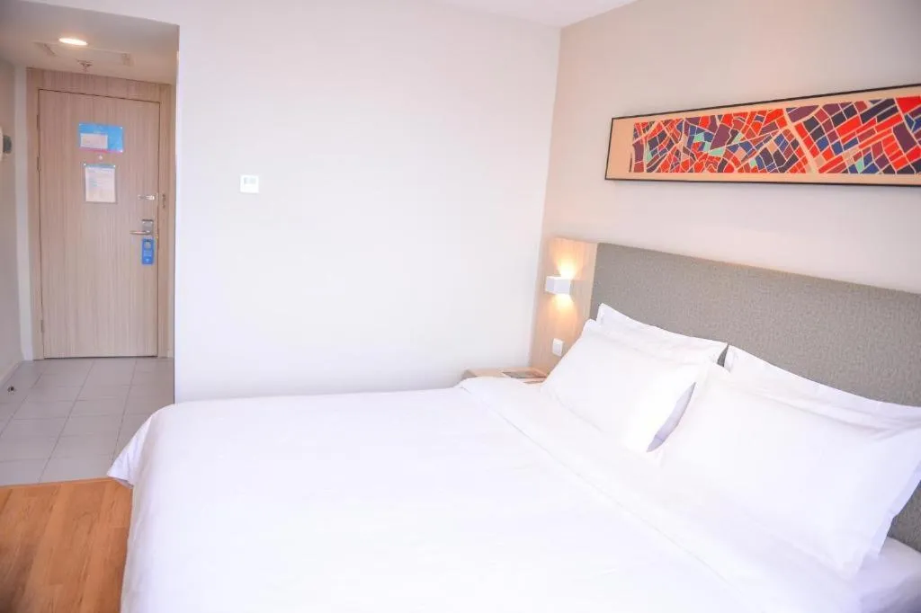 Hanting Hotel Tianjin Tanggu Metro Station