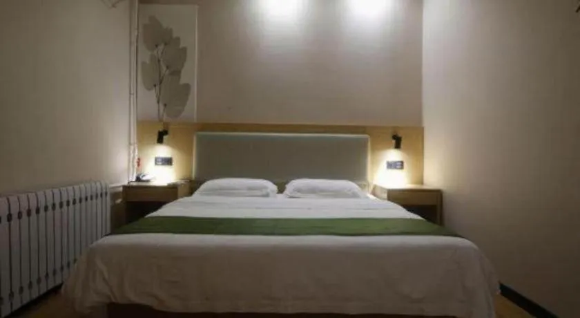 Bed in GreenTree Inn Liaoning Province Huludao City Xingcheng Shoushan Express Hotel
