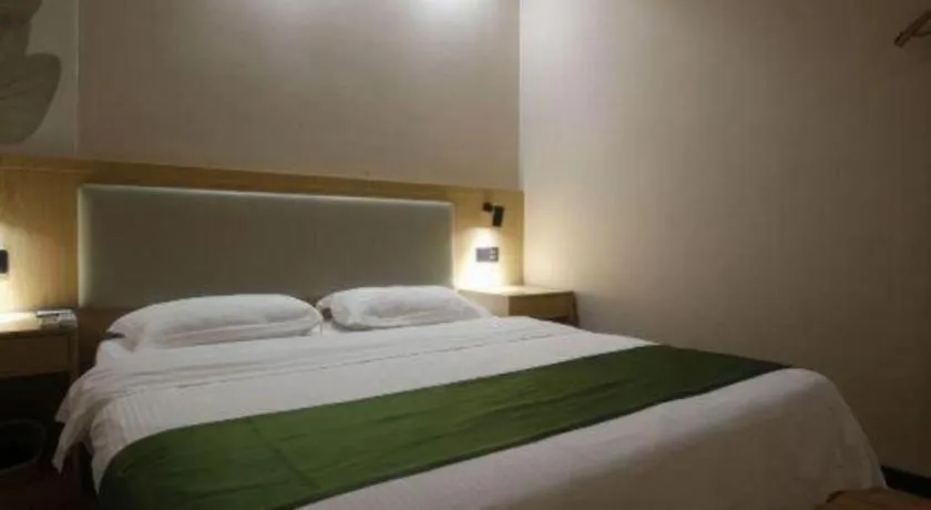 Bed in GreenTree Inn Liaoning Province Huludao City Xingcheng Shoushan Express Hotel