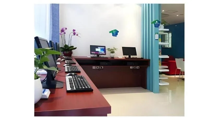 Hi Inn Guangzhou Gangding Metro Station